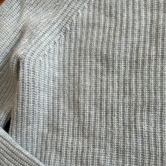 Quince Mongolian Cashmere Sweater- M - Picture 7 of 8